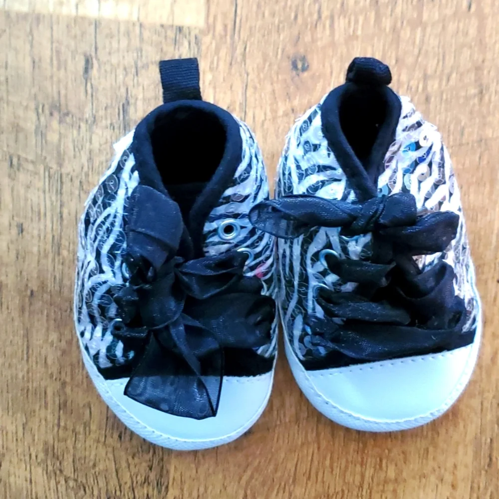 Vitamin Baby Hightops and Carters sandals-2 pair‎ infant shoes 3M